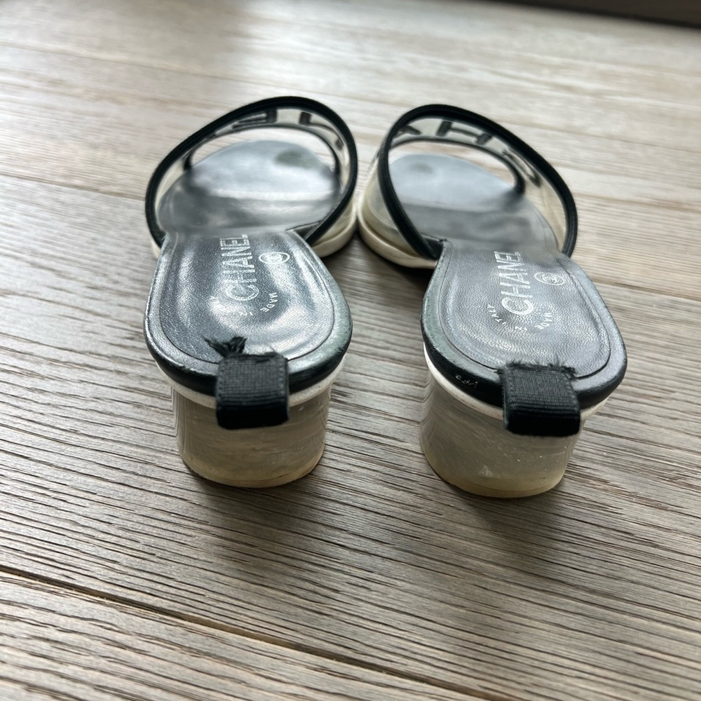 2019 Chanel Interlocking CC Logo Slides - Picture 6 of 15